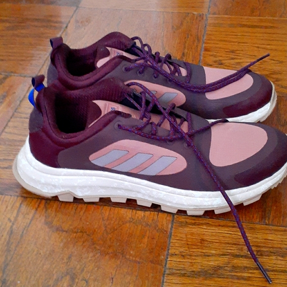 Adidas Shoes - Picture 2 of 4